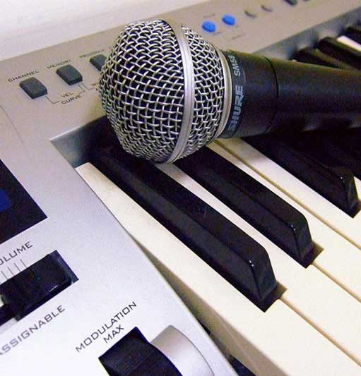 Piano/microphone waitng on Kaviar rsvp.